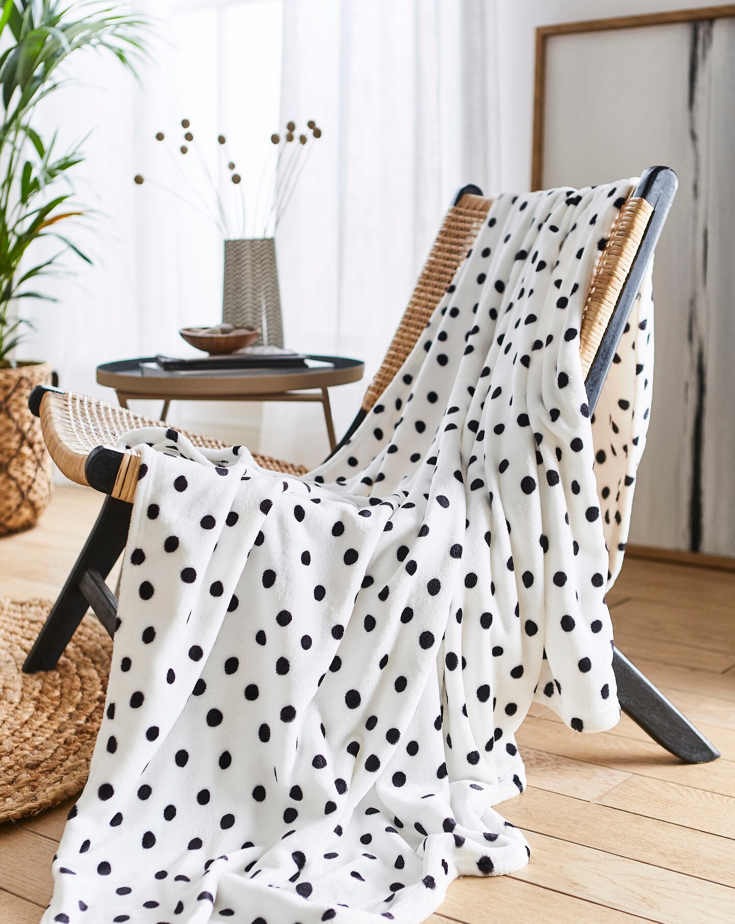 Polka Dot Fleece Throw Oxendales